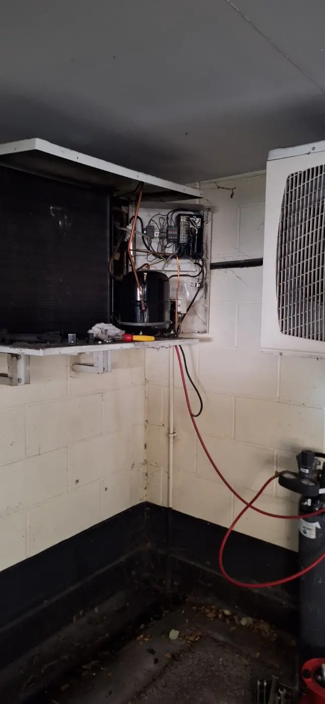 Condensing unit undergoing pressure and fault diagnosis